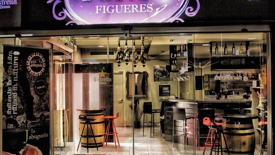 Restaurant bar .tony