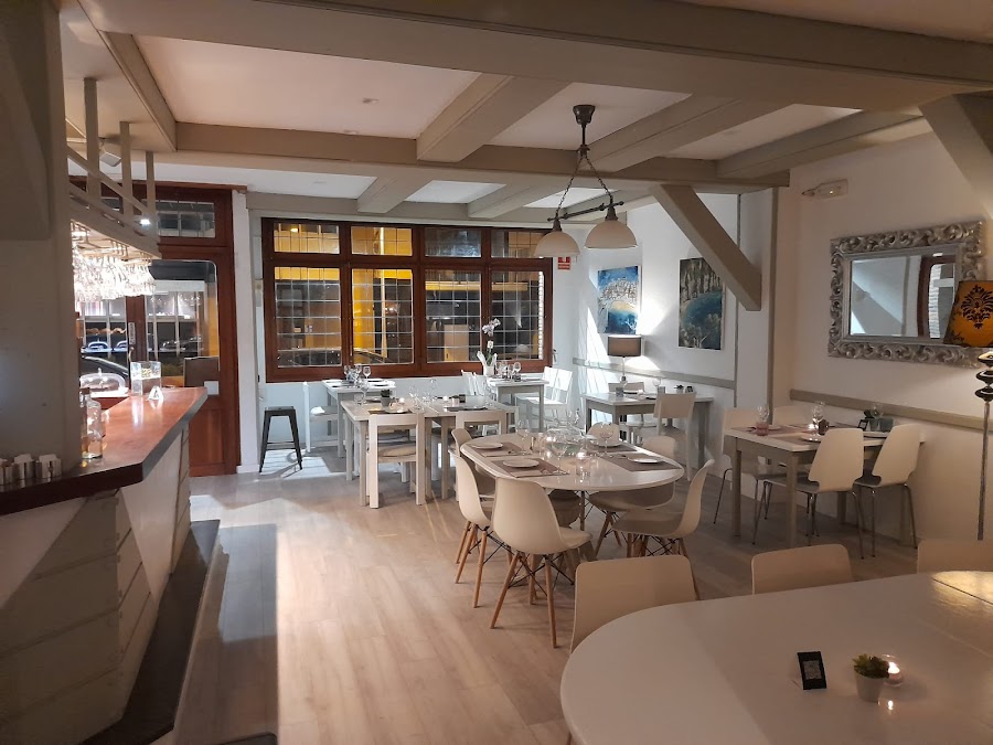 Toch Restobar Steak House